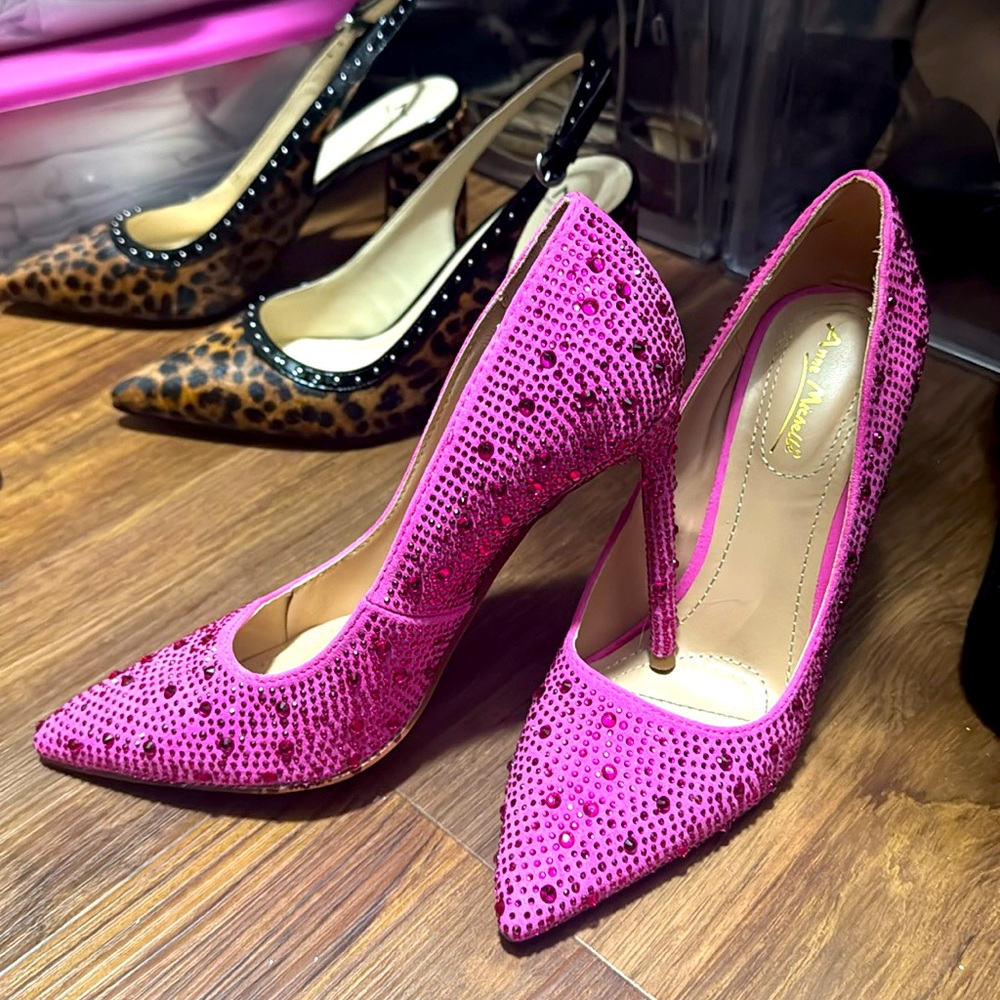 Gorgeous pink heels!